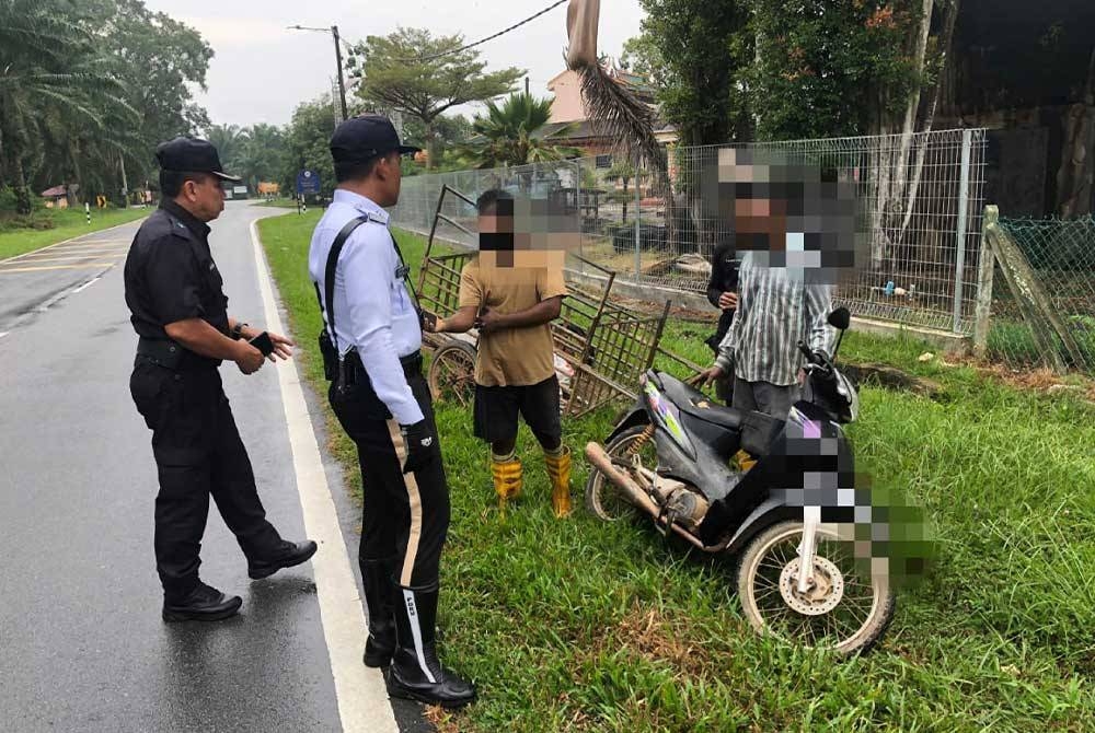 Polis mengambil tindakan terhadap warga asing yang menunggang motosikal tanpa lesen