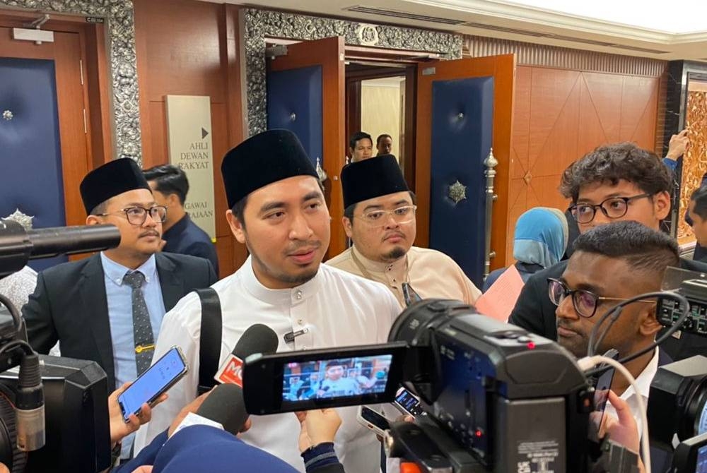 Wan Ahmad Fayhsal ketika ditemui pemberita selepas selesai pembentangan Belanjawan 2024 di Dewan Rakyat pada Jumaat.