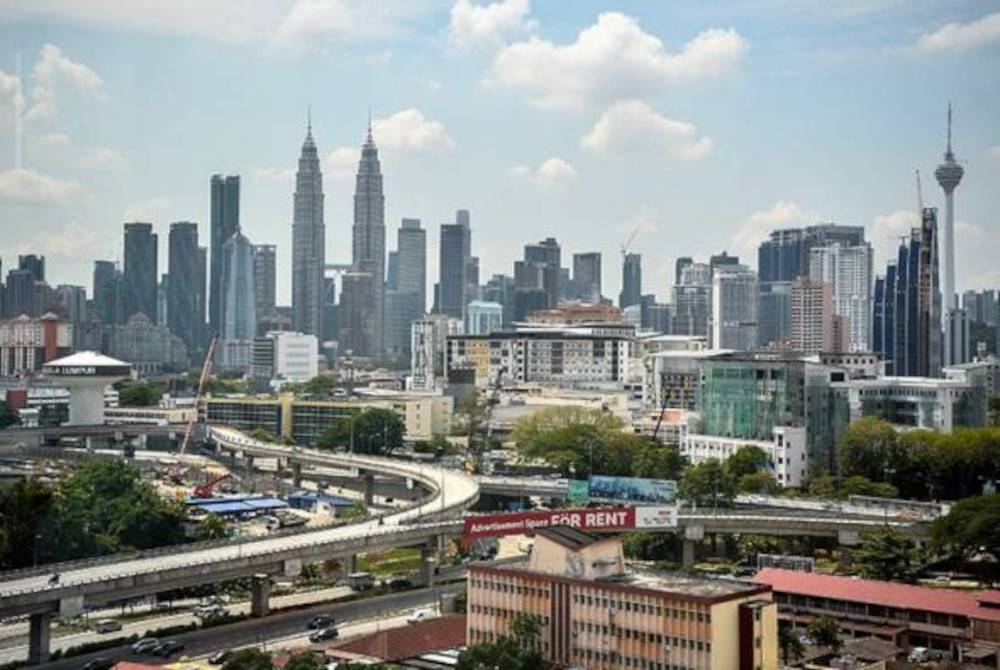 Malaysia bakal menarik pelaburan lebih berkualiti dan mampan dalam mengharungi ekonomi global yang kian mencabar. - (Gambar hiasan) - Foto Bernama