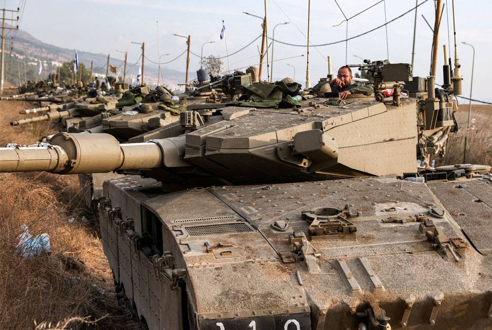 Unit kereta kebal Merkava ditempatkan di Galilee di utara Israel bersempadan dengan Lubnan.