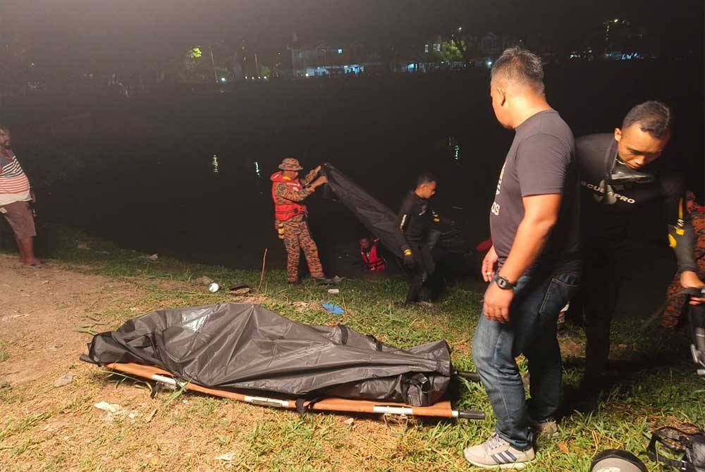 Anggota penyelamat berjaya menemukan mayat dua lelaki yang dipercayai lemas di tasik Bandar Puteri, Klang pada malam Ahad.