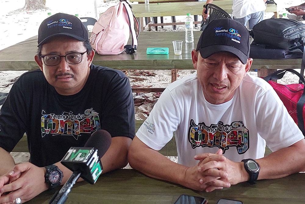 Razali (kanan) ketika ditemui pemberita selepas melawat tapak kapal karam &#039;The Bidong Shipwreck&#039; di Pulau Bidong.