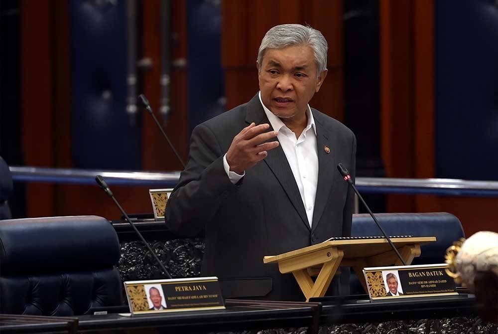 Timbalan Perdana Menteri Datuk Datuk Seri Dr Ahmad Zahid Hamidi yang juga Ahli Parlimen Bagan Datuk ketika Sidang Dewan Rakyat di Bangunan Parlimen pada Isnin. - Foto Bernama