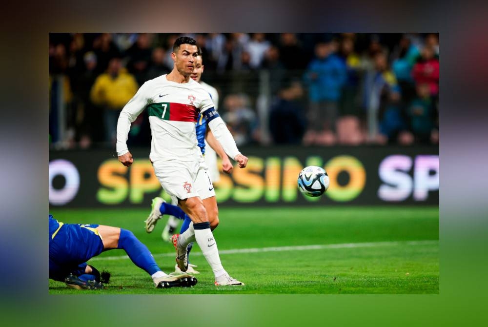 Ronaldo meledak dua gol dalam kemenangan ke atas Bosnia pada Selasa. - Foto EPA