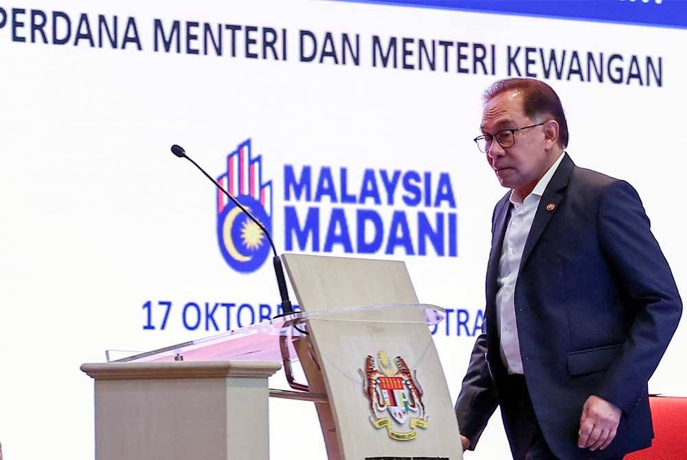 Anwar pada majlis Perhimpunan Warga Kementerian Kewangan pada Selasa. Foto: Bernama