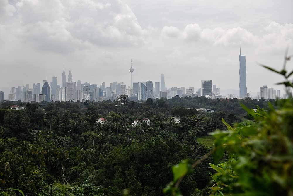 Klang di Selangor mencatatkan bacaan tertinggi iaitu 155. - Foto Bernama