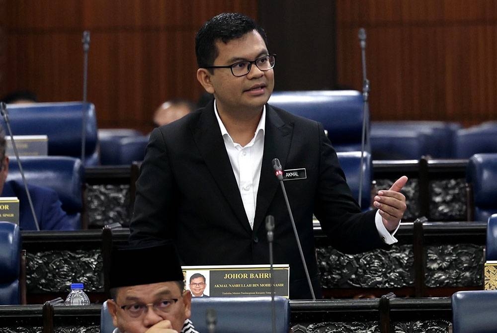 Akmal Nasrullah ketika sesi Pertanyaan-Pertanyaan Bagi Jawab Lisan di Dewan Rakyat, pada Rabu. - Foto Bernama