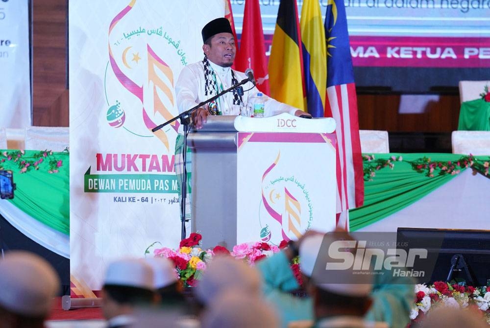 Ahmad Fadhli berucap pada Majlis Perasmian Muktamar Dewan Pemuda Pas Malaysia di Pusat Konvensyen Ideal (IDCC) pada Rabu. Foto Sinar Harian / MOHD HALIM ABDUL WAHID.