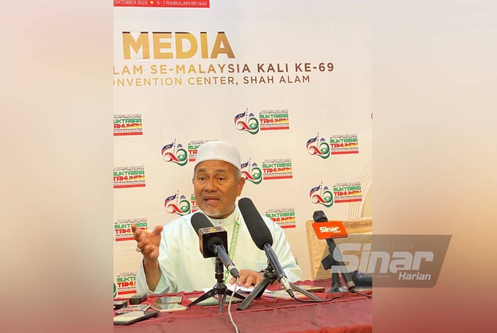 Tuan Ibrahim pada sidang media Muktamar Tahunan Pas ke-69 pada Sabtu.