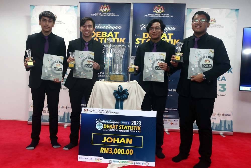 Empat pendebat yang mewakili USM dinobatkan johan bagi Pertandingan Peringkat Akhir Debat Statistik Siri Kedua pada Jumaat.