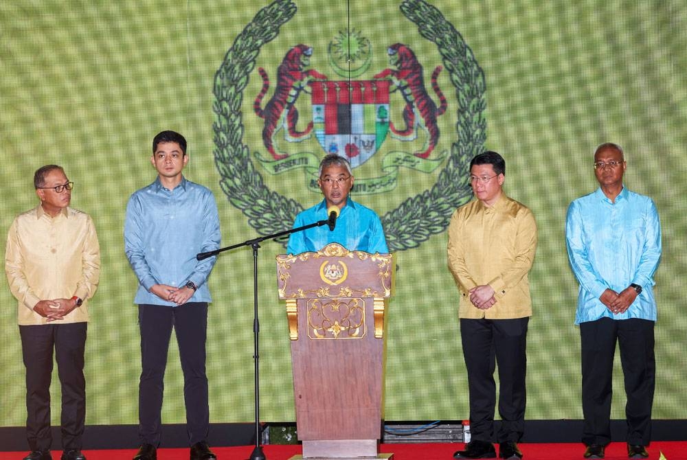 Yang di-Pertuan Agong Al-Sultan Abdullah Ri&#039;ayatuddin Al-Mustafa Billah Shah bertitah pada Majlis Permasyhuran Majlis Perbandaran Pekan Bandar Diraja. - Foto Bernama