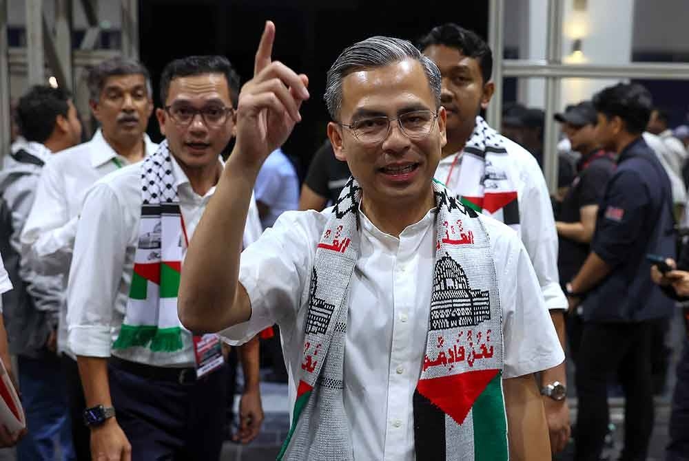 Fahmi menghadiri Himpunan Malaysia Bersama Palestin di Stadium Axiata Arena Bukit Jalil pada malam Selasa. - Foto Bernama