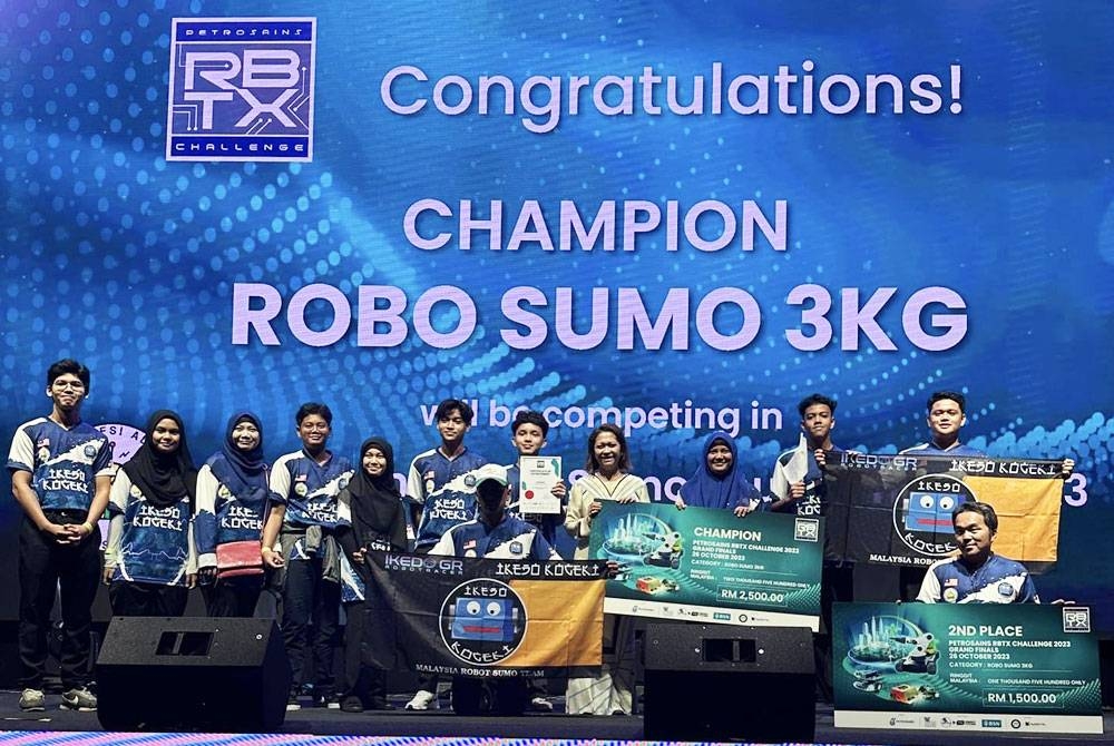 Republic Kogeki B diumumkan sebagai pemenang keseluruhan bagi kategori Robo Sumo 3kg.