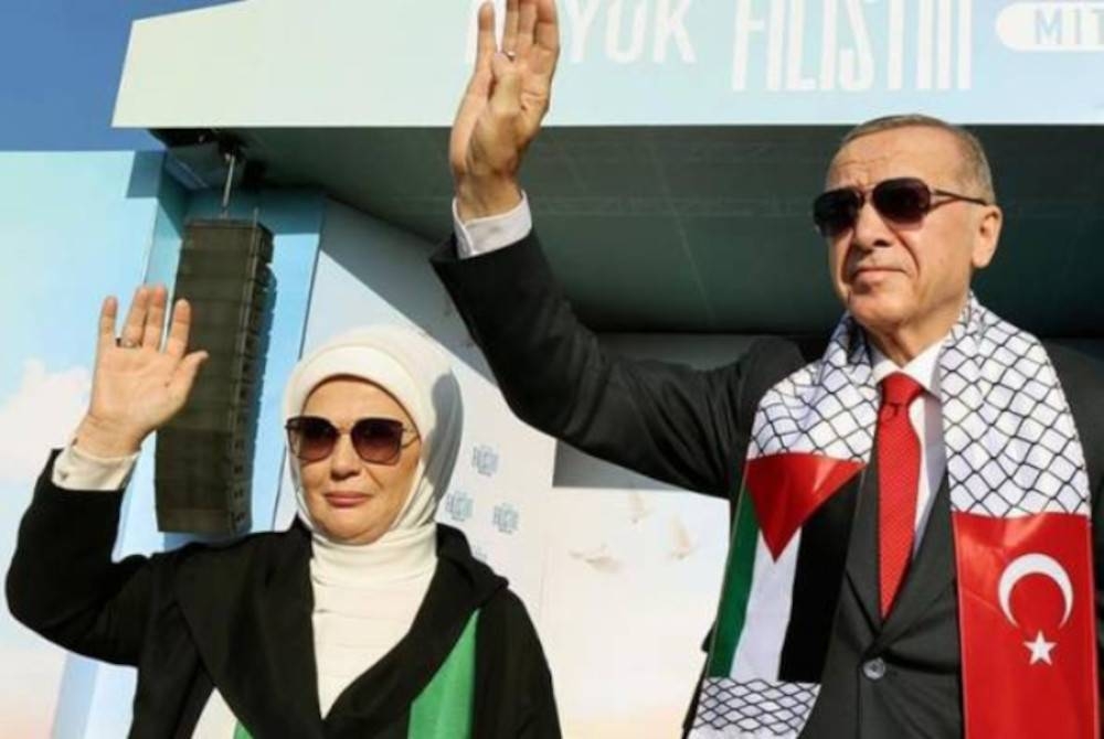 Emine Erdogan menyatakan sokongan kepada rakyat Palestin dalam perang Palestin-Israel pada Sabtu. - Foto Instagram/rterdogan