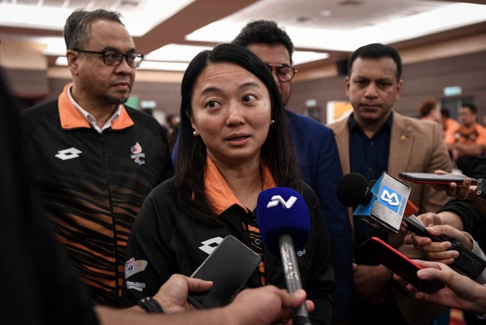 Hannah bercakap kepada media pada Majlis Penyampaian Hadiah kepada Pemenang Pingat Sukan Para Asia 2022 Hangzhou di Majlis Sukan Negara (MSN), pada Isnin. - Foto Bernama