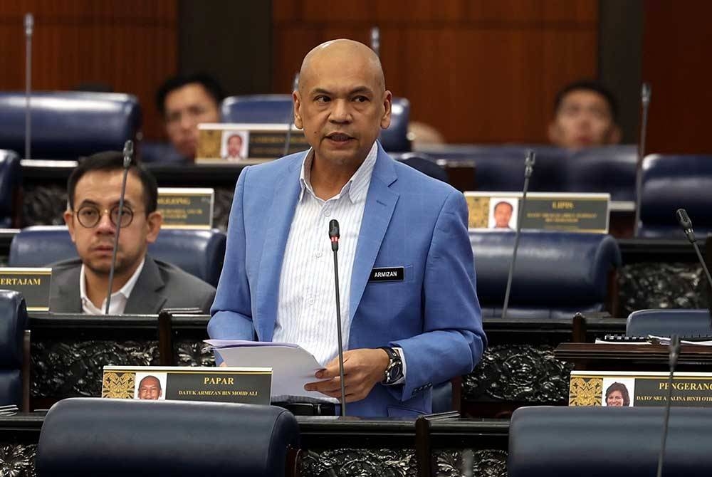 Armizan merangkap Ahli Parlimen Papar ketika Sidang Dewan Rakyat di Bangunan Parlimen hari ini. Foto Bernama