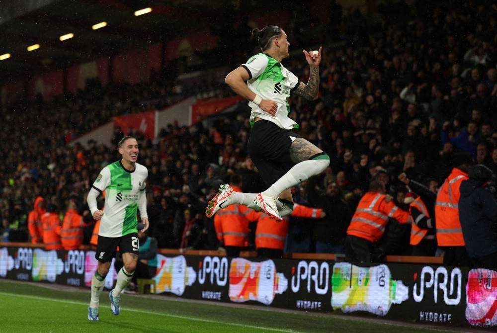 Nunez (kanan) meraikan jaringannya ketika menentang Bournemouth. - Foto AFP