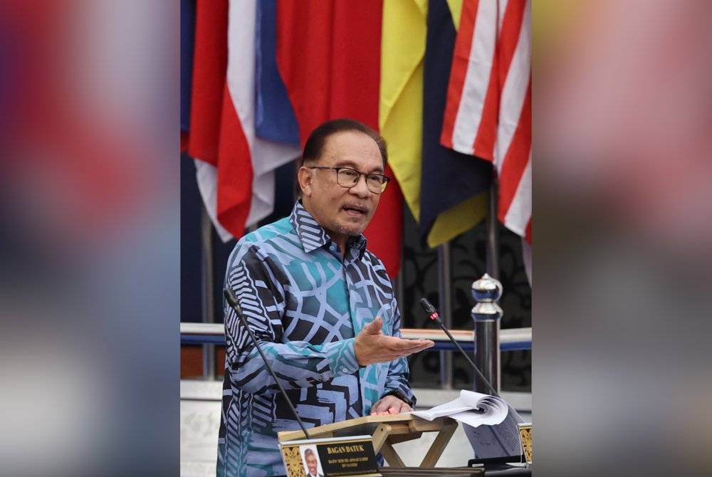 Anwar Ibrahim ketika Sidang Dewan Rakyat di Parlimen pada Khamis. - Foto Bernama