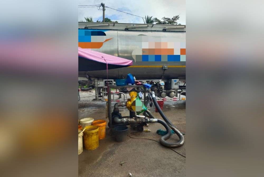 KPDN Kedah mematahkan cubaan menyeludup 40,000 liter diesel ke negara jiran di Kawasan Perindustrian Bukit Kayu Hitam, pada Khamis.