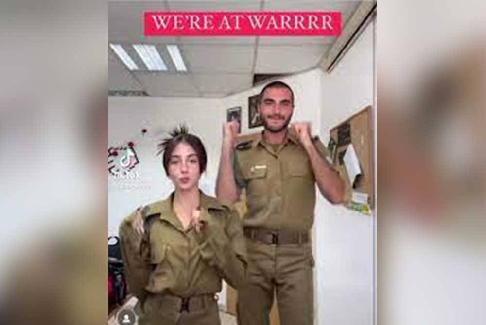 Salah satu video tentera IDF menari yang menjadi tular di platform TikTok. - Foto: Agensi