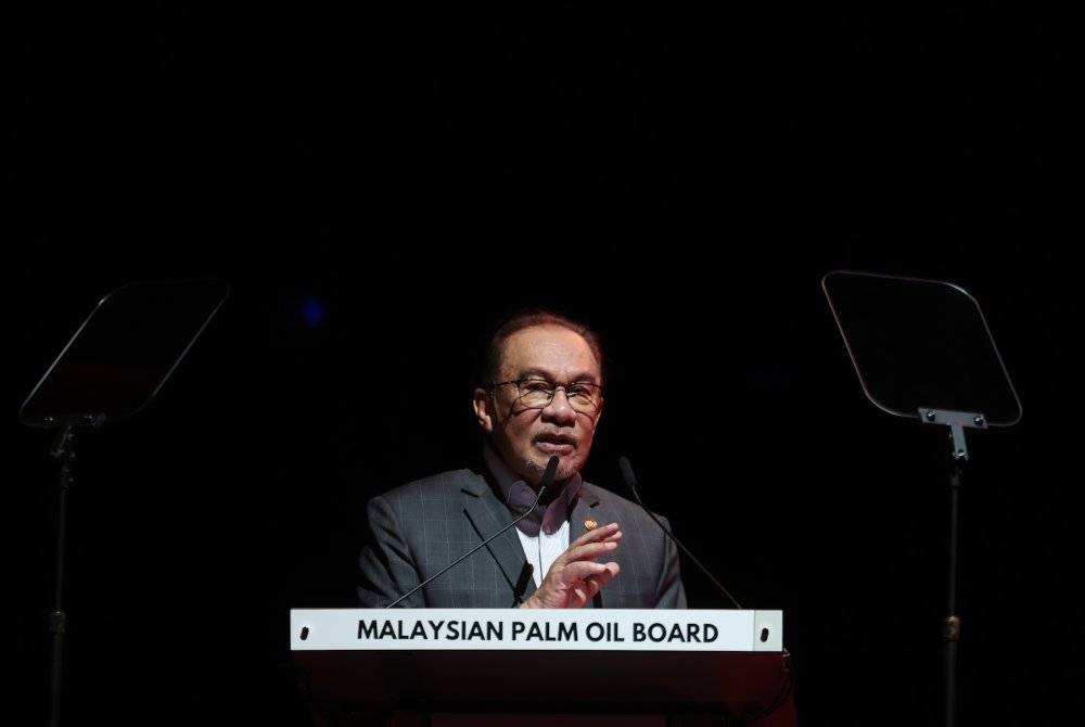 Anwar berucap ketika merasmikan Kongres dan Pameran Minyak Sawit Antarabangsa MPOB 2023 di Kuala Lumpur Convention Center pada Rabu. - Foto Bernama