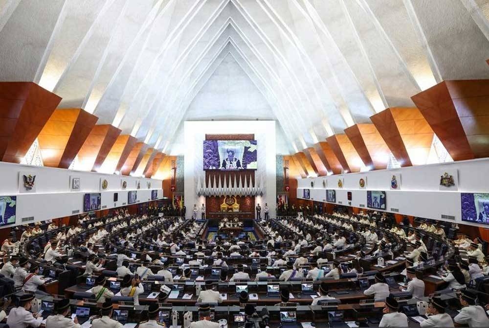 Terdapat cadangan untuk memaparkan nama ahli Parlimen yang ponteng di Dewan Rakyat. - Foto Bernama