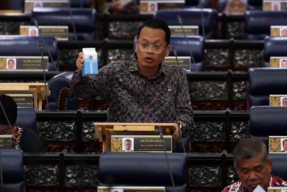 Nik Nazmi ketika Sidang Dewan Rakyat di Bangunan Parlimen pada Khamis. - Foto Bernama