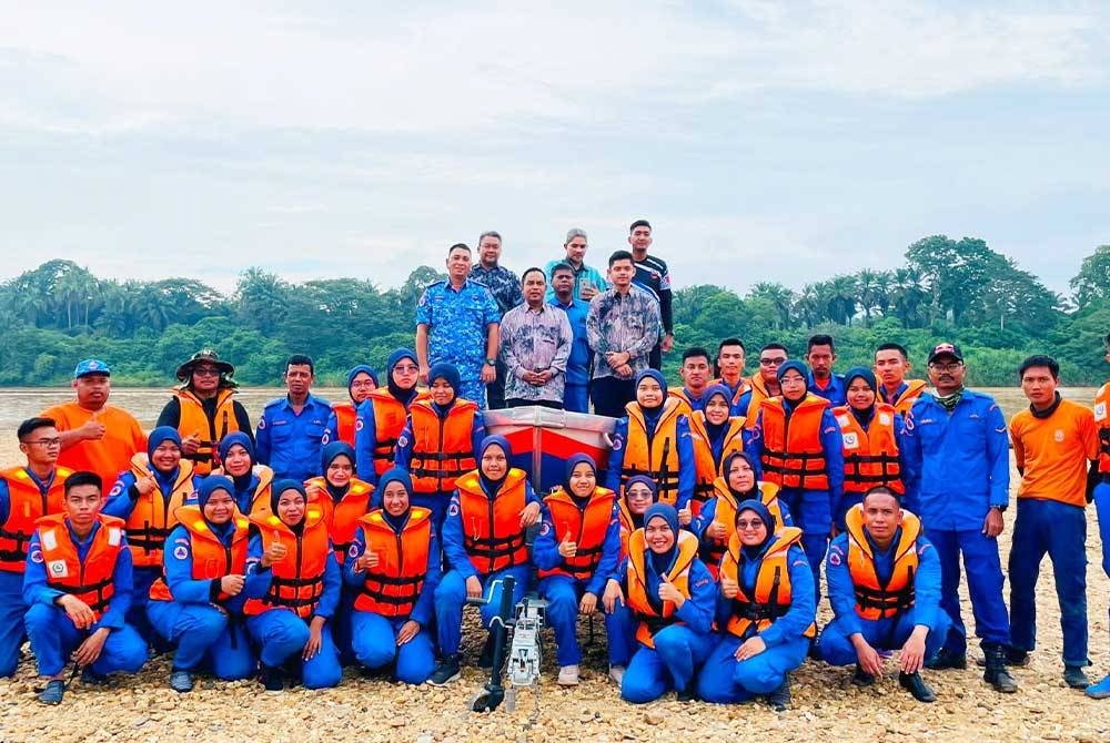 Angkatan Pertahanan Awam Malaysia (APM) Daerah Machang sudah mengenalpasti lima lokasi yang sering menjadi &#039;titik panas&#039; setiap kali musim tengkujuh melanda negeri ini.