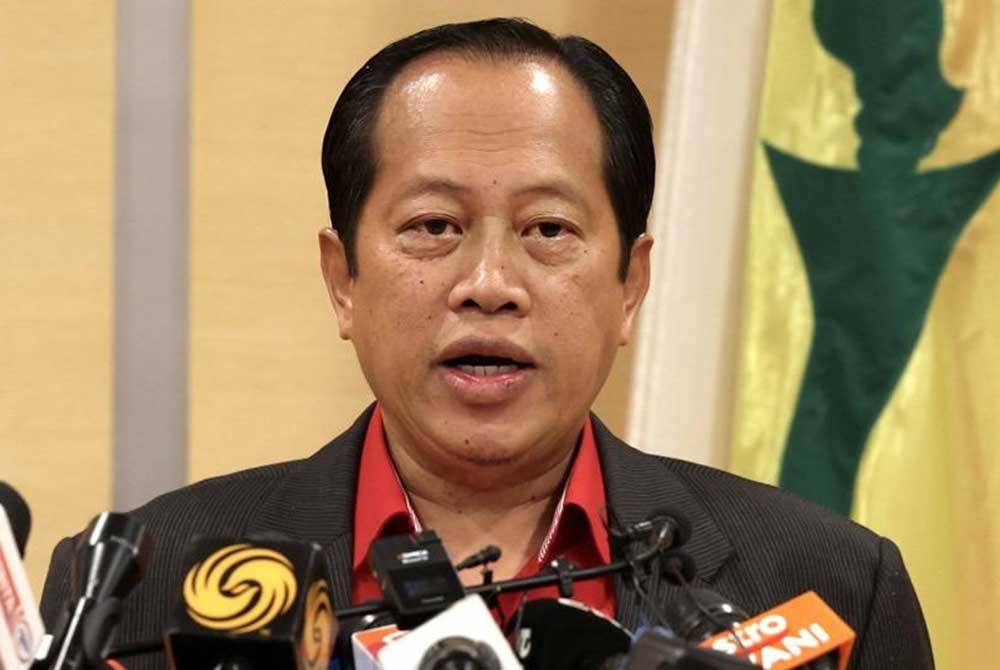 AHMAD MASLAN