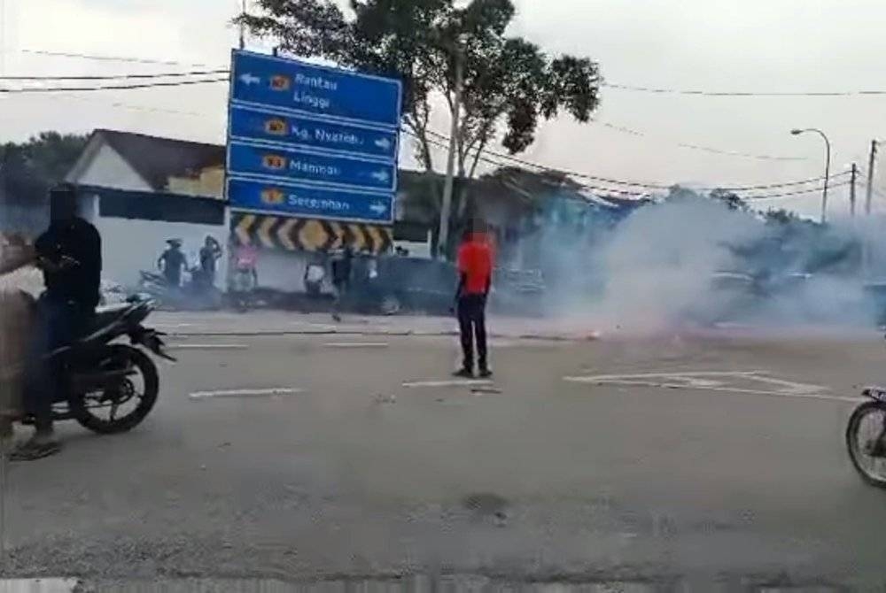 Tangkap layar video tular pada Sabtu. - Foto media sosial