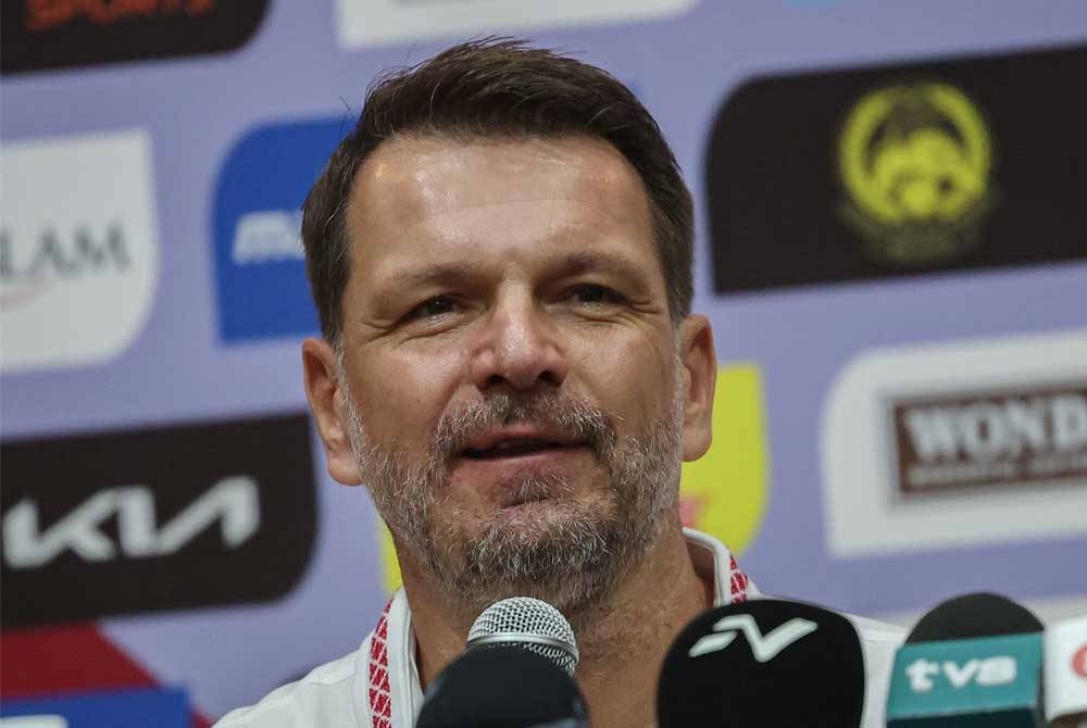 Stefan Tarkovic pada sidang akhbar menjelang perlawanan pusingan kelayakan Piala Dunia 2026/Piala Asia 2027 di Wisma FAM Kelana Jaya, pada Rabu. - Foto Bernama