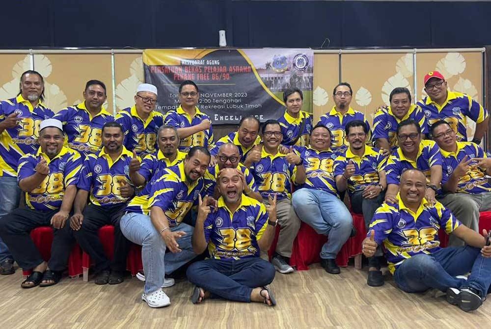 50 bekas pelajar PFS raikan 38 tahun persahabatan mereka di Pusat Rekreasi Lubuk Timah, Ipoh, baru-baru ini.