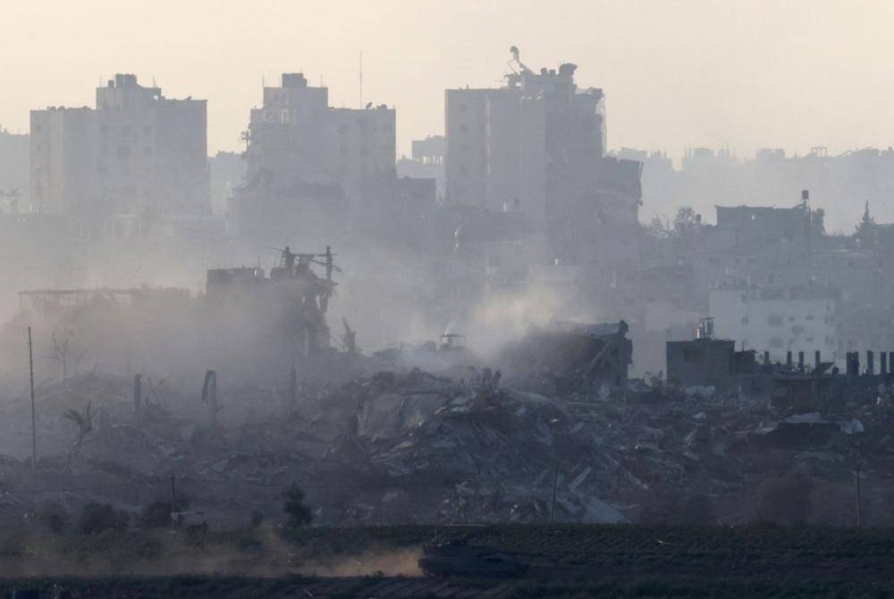 
Gaza musnah dibedil Israel. - Foto AFP