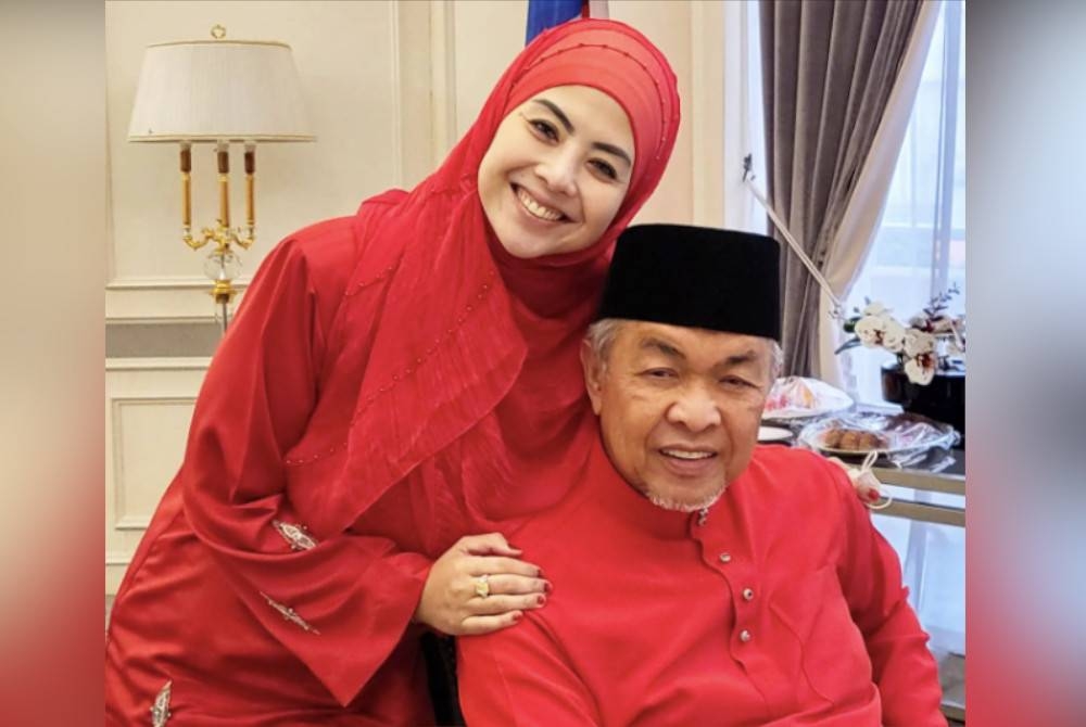 Nurul Hidayah (kiri) amat menghargai keprihatinan dan doa daripada semua pihak mengenai kesihatan bapanya, Datuk Seri Ahmad Zahid Hamidi.