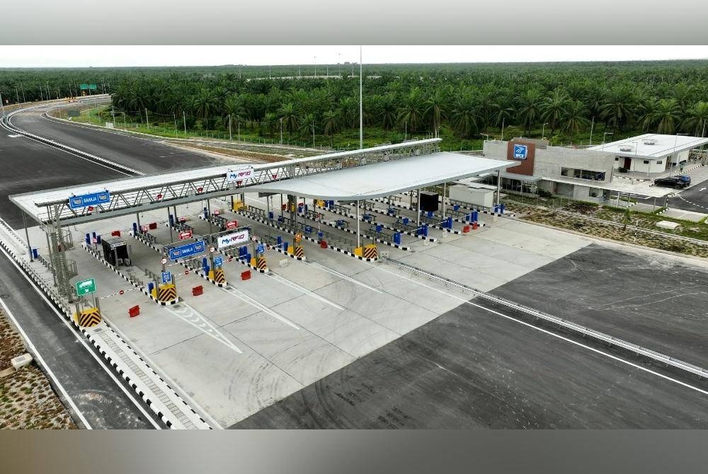 Plaza tol Assam Jawa WCE yang akan beroperasi bermula jam 12.01 pagi Selasa.