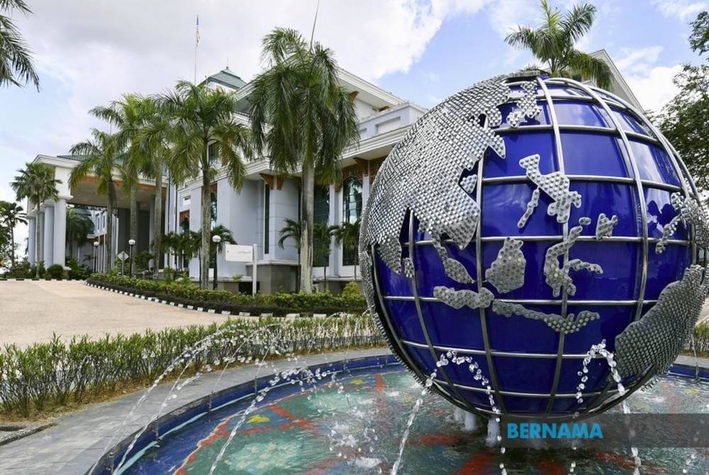 Kementerian Luar Negeri turut mengesahkan kebanyakan rakyat Malaysia yang terkandas itu dipercayai mangsa sindiket penipuan tawaran pekerjaan di luar negara. - Foto Bernama