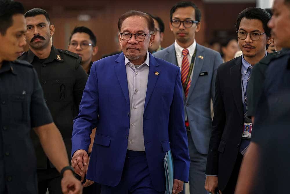 Anwar ketika hadir pada Sidang Dewan Rakyat di Bangunan Parlimen hari ini. - Foto Bernama
Anwar dijangka akan menjawab mengenai hasil Sidang Kemuncak Tergempar Pertubuhan Kerjasama Islam (OIC) di Arab Saudi berhubung krisis Palestin-Israel pada sesi Waktu Pertanyaan-Pertanyaan Menteri pagi ini.
--fotoBERNAMA (2023) HAK CIPTA TERPELIHARA