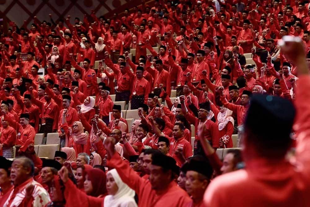 Isu kerjasama Bersatu dengan Pas dalam PN serta sokongan empat ahli Parlimen Bersatu kepada Perdana Menteri dijangka antara agenda menarik sempena perhimpunan agung tahunan parti itu yang berlangsung bermula hari ini. - Foto Bernama