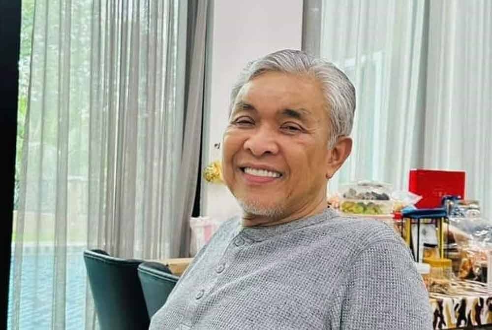 Ahmad Zahid mengucapkan ribuan terima kasih kepada semua pihak yang mendoakan kesihatan beliau selepas menjalani pembedahan baru-baru ini. - Foto FB Zahid Hamidi