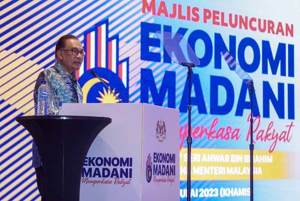 Sepanjang setahun mengemudi negara, Anwar telah melakukan pelbagai transformasi dalam pentadbiran dan pengurusan ekonomi negara.