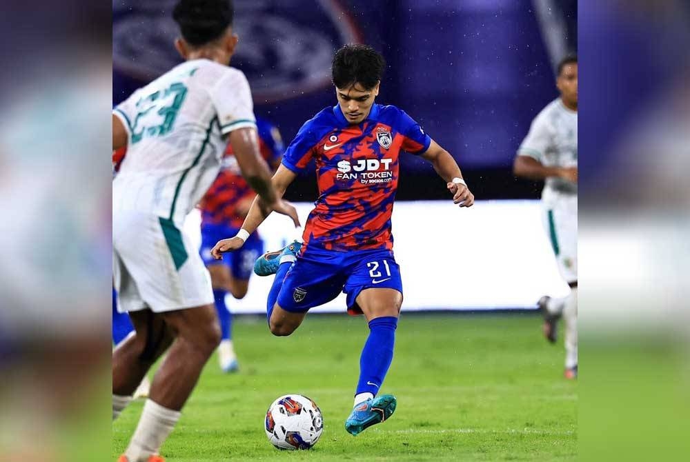 JDT berjaya menundukkan Kuching FC 2-0 pada aksi liga dalam perlawanan di Stadium Sultan Ibrahim, Iskandar Puteri pada malam Khamis. - Foto ihsan JDT