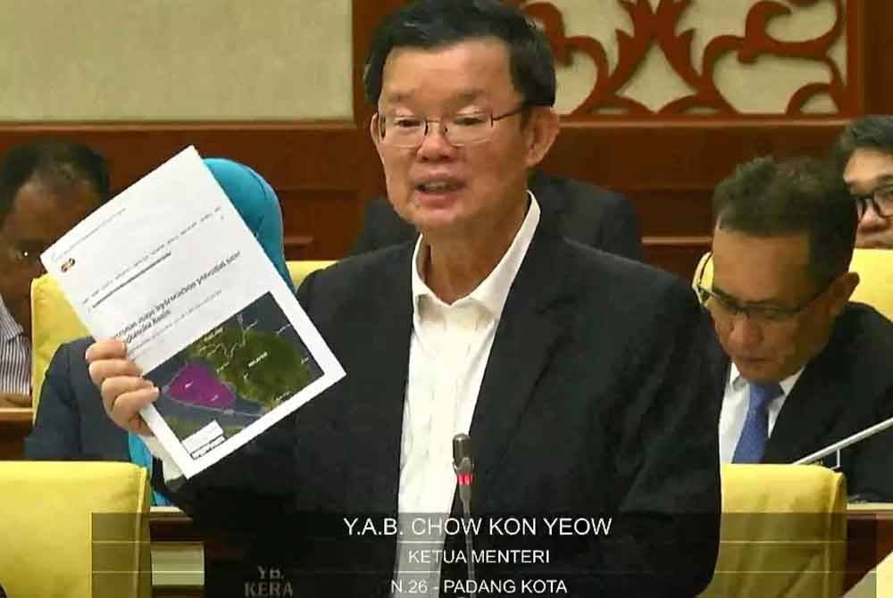 Kon Yeow sedang membentangkan Belanjawan 2024 di Sidang Dun Pulau Pinang pada Jumaat.