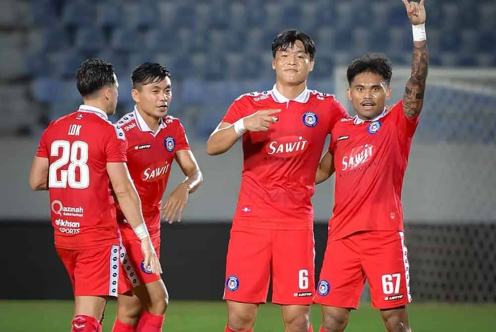 Saddil antara pencetak gol Sabah ketika berdepan Terengganu dalam aksi Liga Super di Stadium Sultan Mizan Zainal Abidin, pada Jumaat. FOTO: Sabah FC