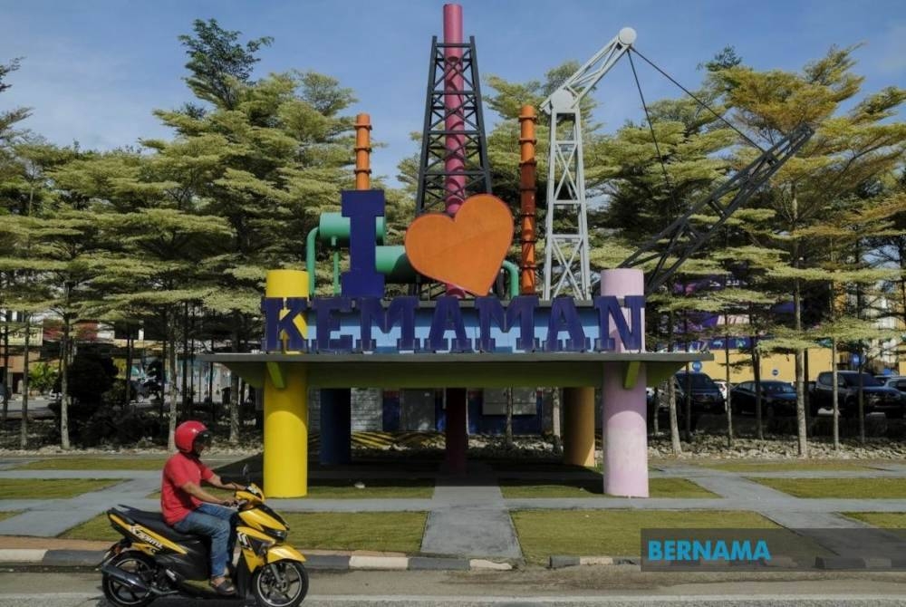 Rentak kempen PRK Parlimen bagi separuh masa pertama boleh diibaratkan sama seperti cuaca di Parlimen itu sendiri, sedikit ‘lembap’ disebabkan hujan hampir setiap hari. - Gambar hiasan Bernama