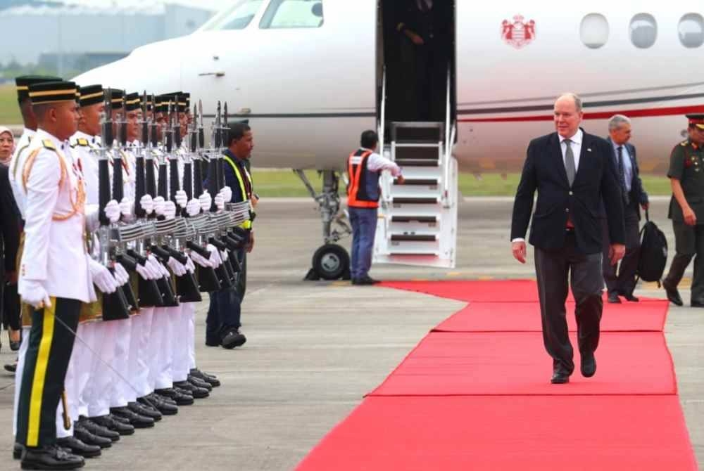 Putera Albert Ii Tiba Di Malaysia Untuk Lawatan Negara Sinar Harian