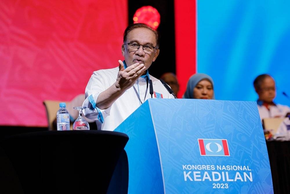 Anwar menyampaikan ucapan penggulungan dan penangguhan pada Kongres Nasional PKR 2023 di PICC hari ini. - Foto Bernama