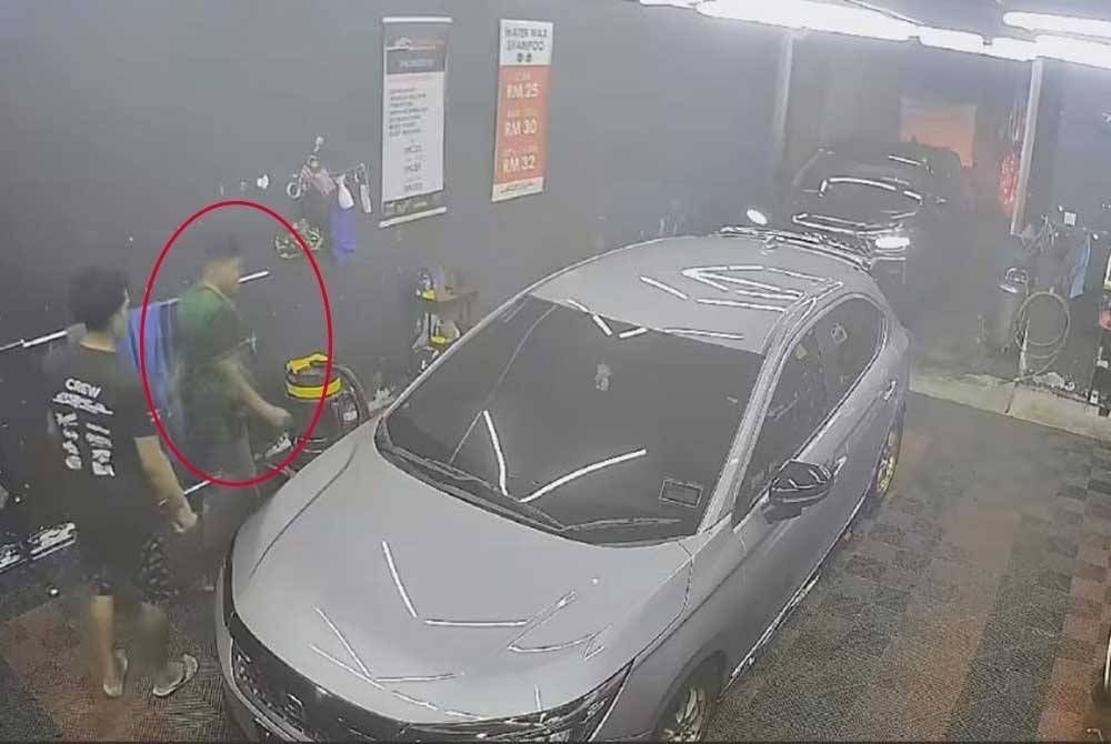 Tangkap layar CCTV memaparkan kereta Honda City Hatchback sebelum dilarikan pada Isnin sebelum berjaya ditahan di Kedah pada Khamis.