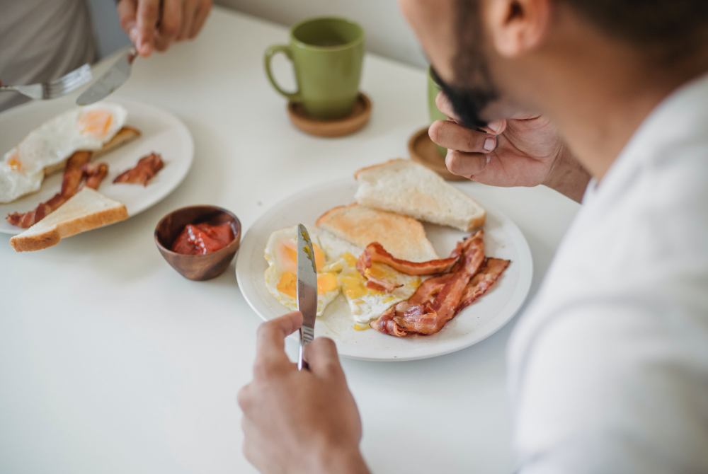 USAH berlebih-lebihan ketika makan dan minum. -Gambar hiasan/ Foto: Pexels