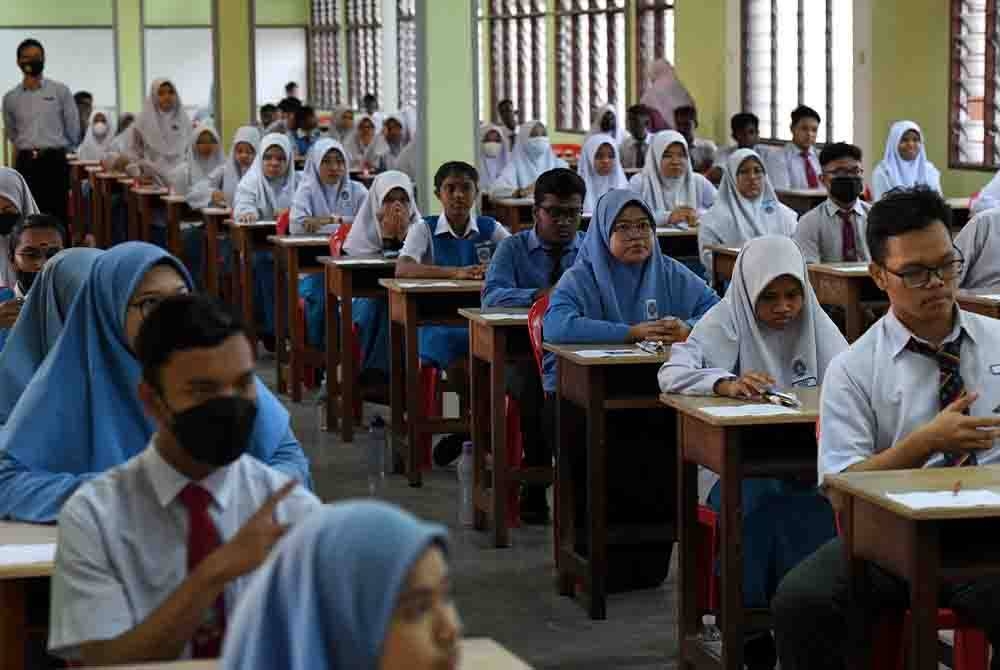 Ujian Amali Sains bagi SPM 2023 bagi mata pelajaran Fizik, Kimia, Biologi dan Sains Tambahan akan dilaksanakan pada 5 hingga 7 Disember ini. - Gambar hiasan