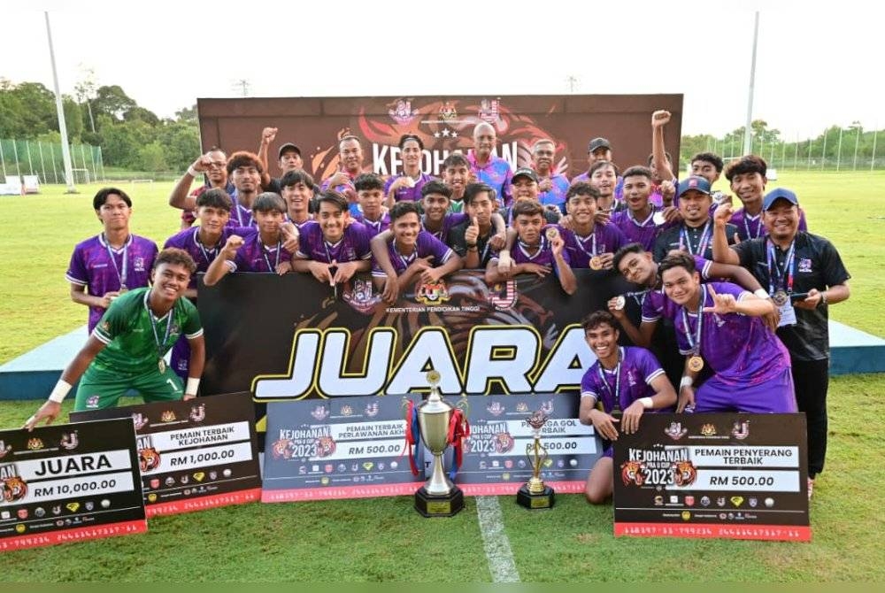 MUFT muncul juara Piala Pra U selepas menewaskan AMD, 2-0 dalam perlawanan akhir di Akademi Mokhtar Dahari, Gambang, Kuantan pada Khamis.